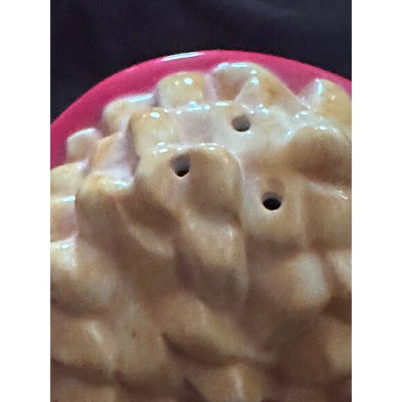 McDonalds 1997 Big Mac Burger & Fries Ceramic Salt & Pepper Shakers - Picture 2 of 7